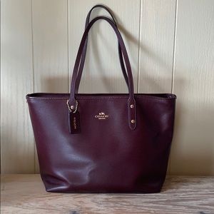 Coach Central Tote-Ox blood and gold
